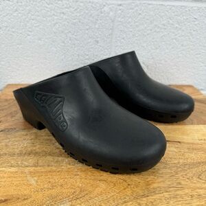 Calzuro Black Women's Clogs